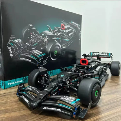 Model of a racing car Mercedes F1 W14 1:8 1642 Pcs